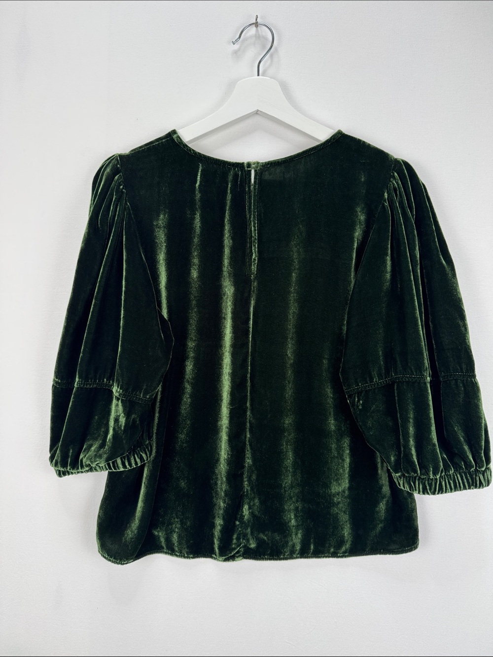 Velvet by Graham & Spencer Green Silk Blend Velvet Puff Sleeve Top Size Small - Picture 6 of 7